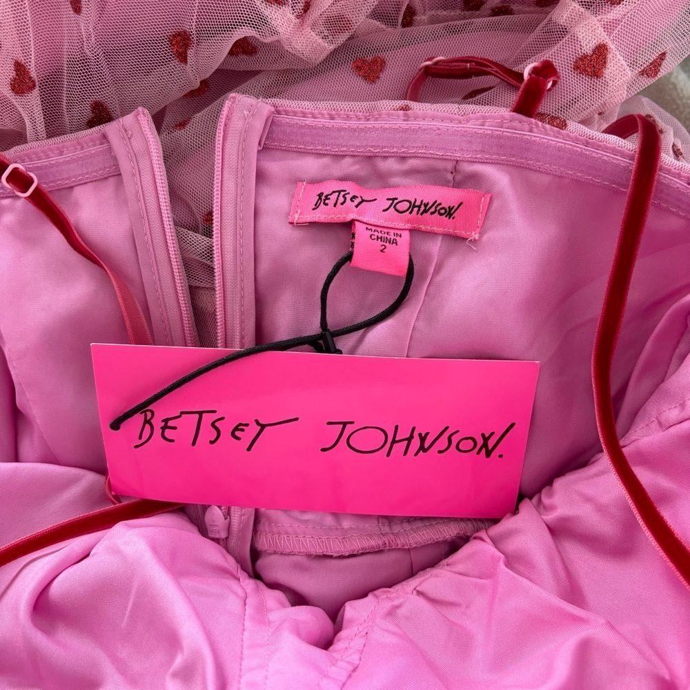 NWT Betsey Johnson Viral Heart Print VALENTINES DAY Dress in Pale Pink Trending - Picture 7 of 13